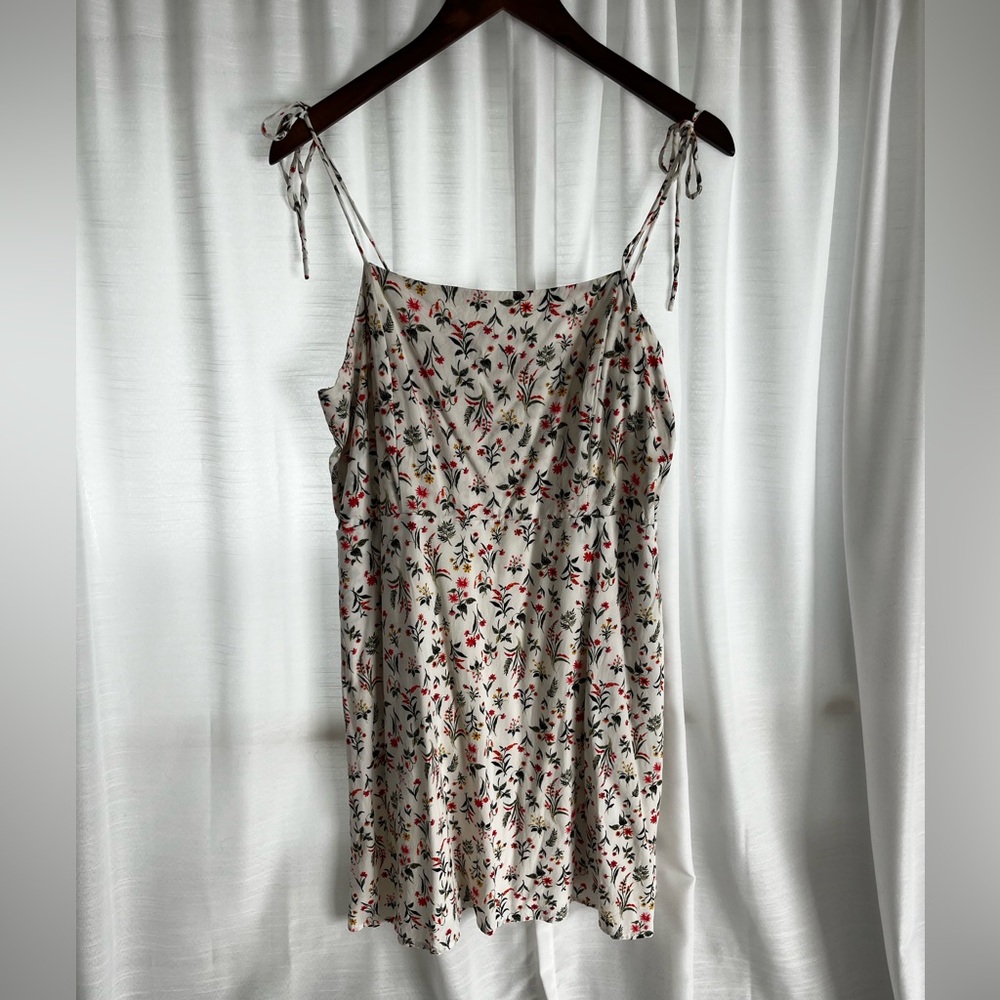 Old Navy White Floral Dress